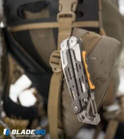 Leatherman Signal Survival Multi-Tool W/ Nylon Sheath (19-in-1) 832262 -Knife Craft Store LTG SIGNAL OUTDOOR WITHGEAR 1117 large