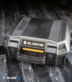 Nalpak Pelican Vault V100 Knife Case - Blade HQ Edition (18 Pockets) -Knife Craft Store Pelican Vault 16 Knife Case Blade HQ Edition P V100 BHQ 119378 kp closed web large