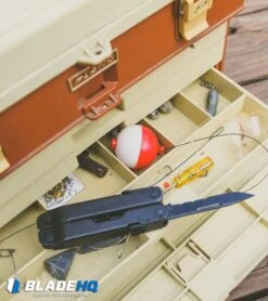 Leatherman Super Tool 300 Black W/ Black Sheath (19-in-1) 831105 -Knife Craft Store Super Tool 300 Lifestyle Outdoor Fishing In tackle box with open blade large